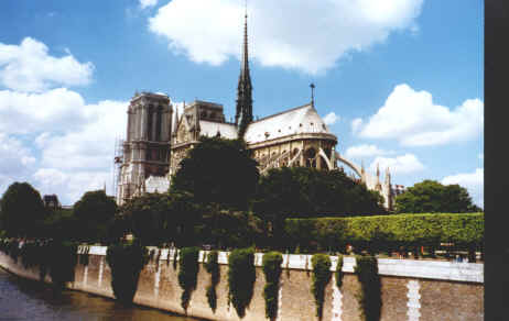 NOTREDAM.JPG (234283 bytes)