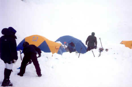 SETCAMP.JPG (138958 bytes)