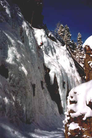 U-GORGE.JPG (269167 bytes)