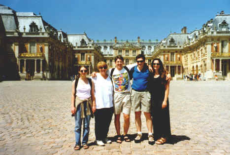 VERSAI.JPG (295113 bytes)